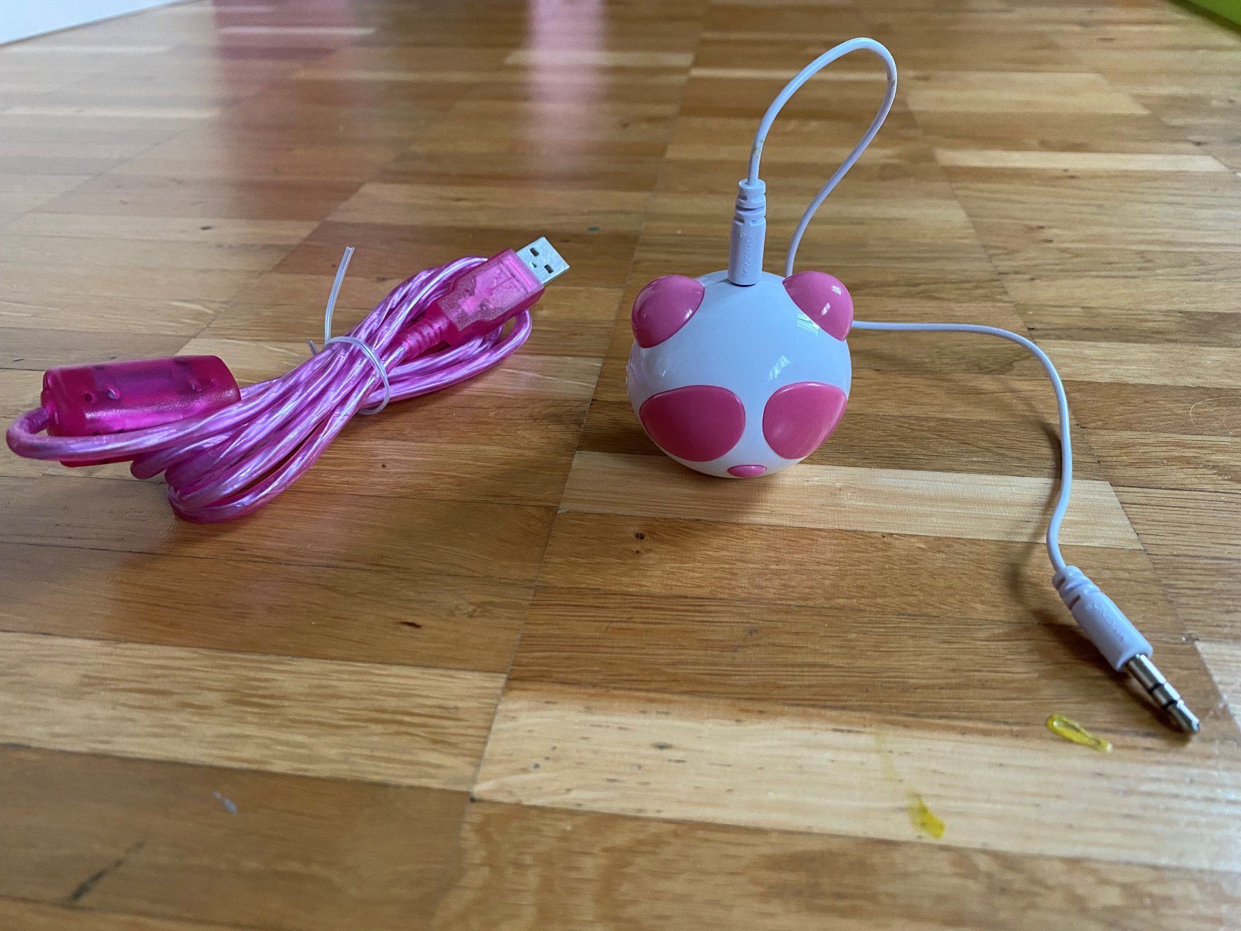 Lautsprecher: kleiner Kinder Lautsprecher mit Ladekabel – Gebraucht aus Kastanienbaum von Muenchnerkindl1