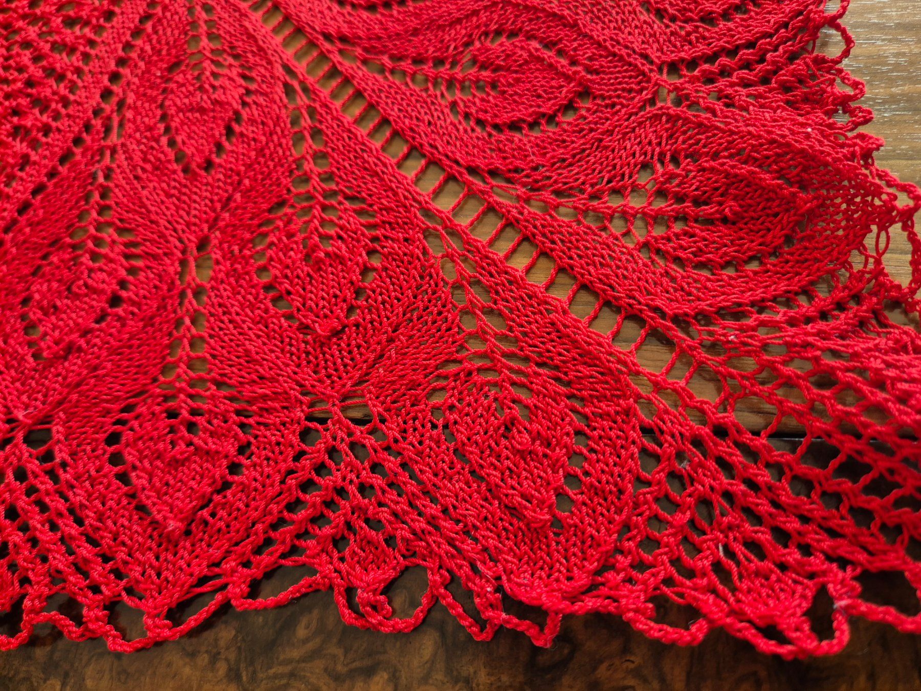 Autre linge de table: Rote, gestrickte Tischdecke,Top! – D'occasion à Bern par aronari 3