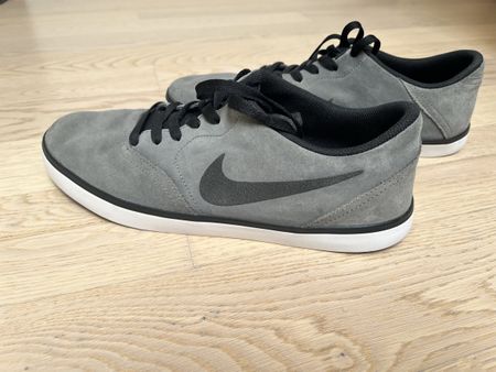 Nike SB Sneaker grau Grösse 45