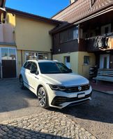 VW Tiguan 2.0 R-Line TSI 4 Motion Perlweiss ab Service