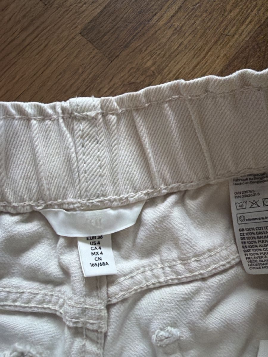 H&M Jeans: Jeans, H&M, Grösse 36, Top Zustand – Usato da Morgarten venduto da elabaumann_ch 1