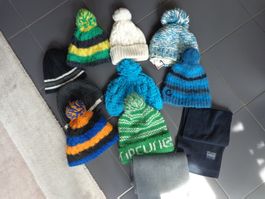 Winter Zottel- und Schneemützen 9 Stk und 2 Schal's