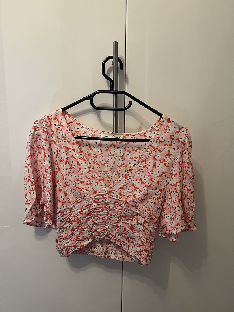 Pull&Bear Chemisiers: Kurze Bluse von Pull & Bear – D'occasion à Dietikon par Mischi2167