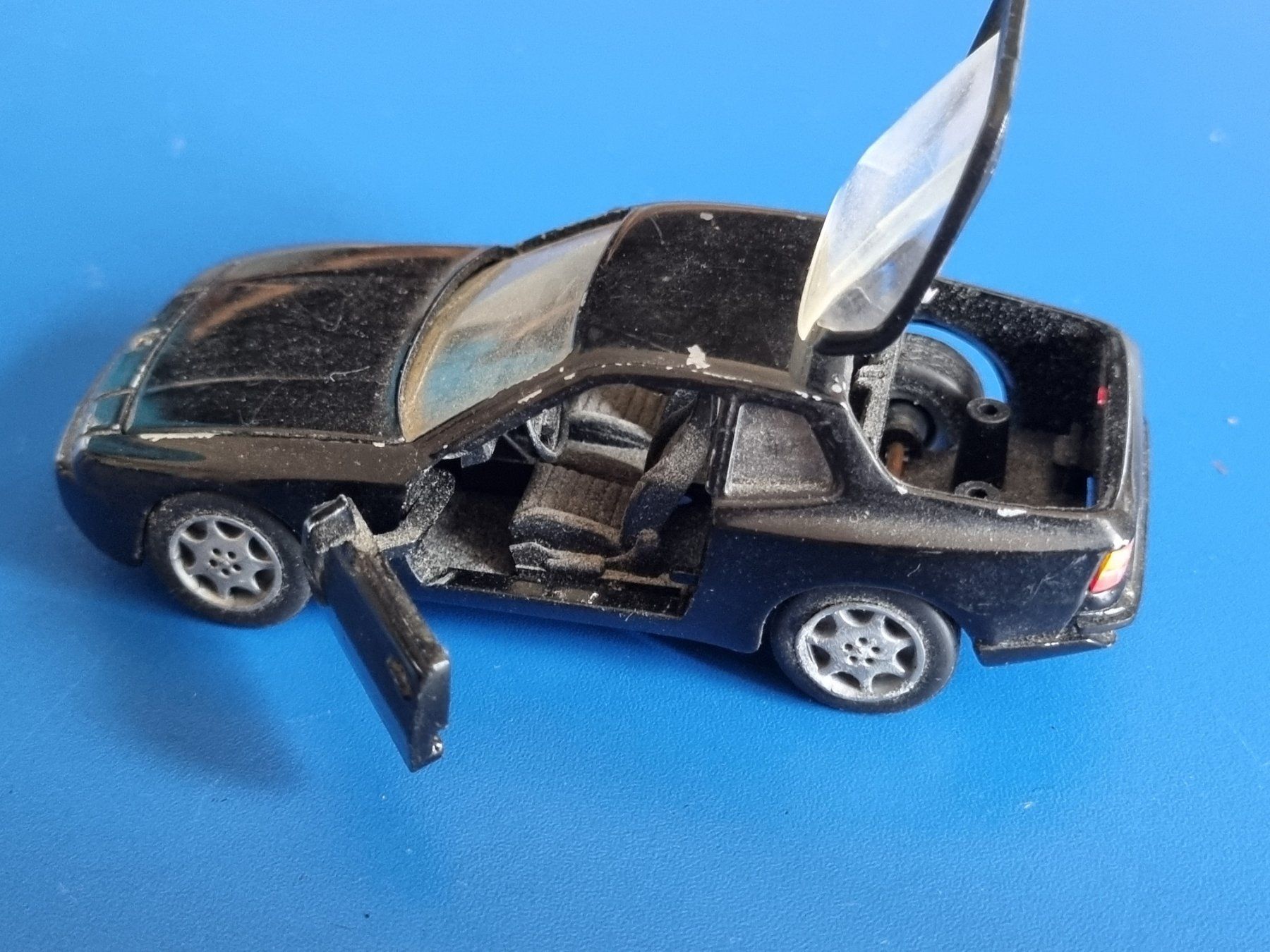 Porsche Modellini d'auto: Porsche 944 S2 Madi in R Germany – Usato da Schaffhausen venduto da Leveron13 1