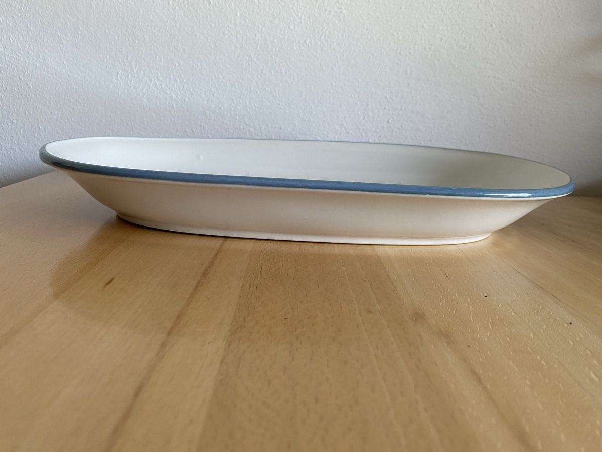 Rössler Servierplatten: Rössler Platte weiss mit blauem Rand Grösse 32 – Gebraucht aus Schwarzenburg von Michellu 1