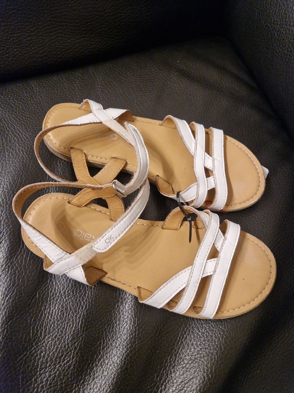 Scarpe per ragazze: Sandales d'été blanches, T 32 – Usato da Penthaz venduto da Sosotroc