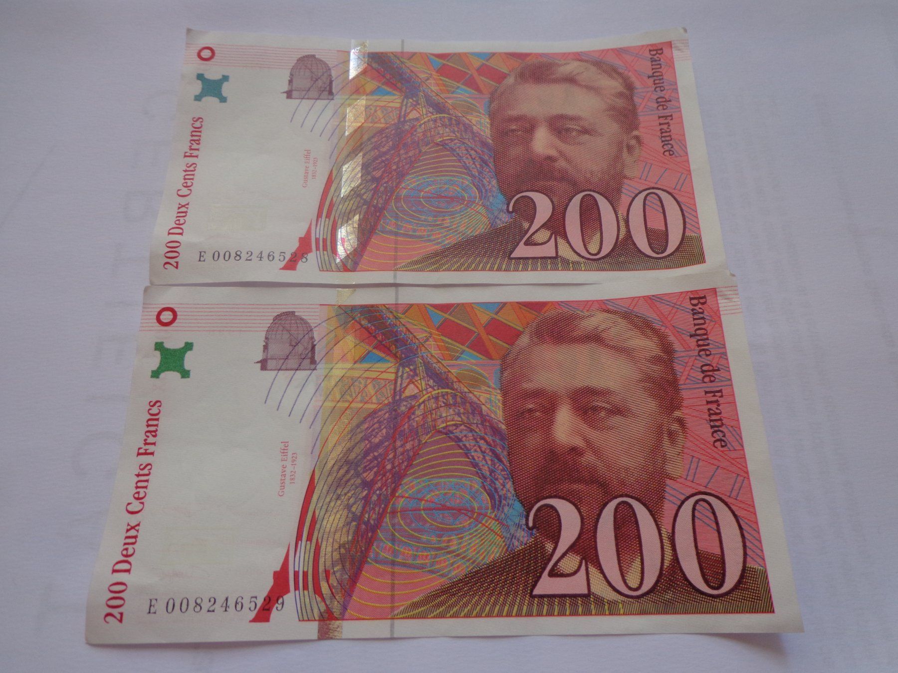 Billets de banque: France : 2 billets de 200 Fr. 1996 " Eiffel" – D'occasion à Pully par UCA01 1