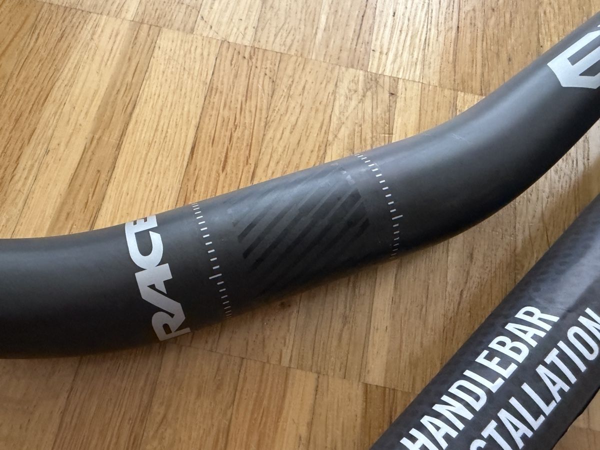Race Face Pezzi di ricambio: Race Face Era Carbon Lenker – Nuovo (secondo la descrizione) da Laufen venduto da Tremaex 2