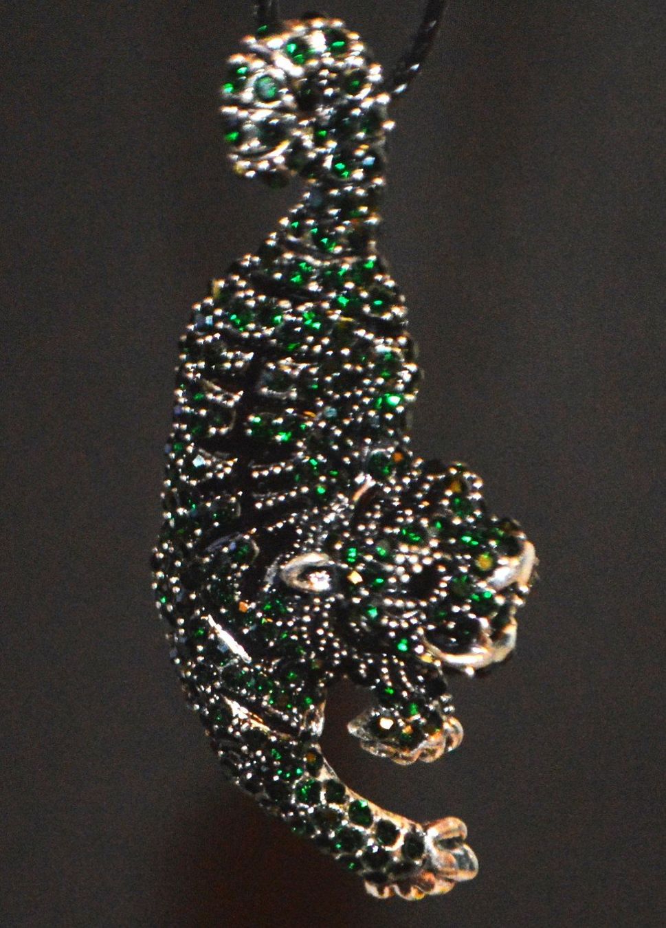 Spille & Fermagli: Brosche oder Halskette K-1424D – Tiger - Emaille & Strass Gr – Nuovo e nell'imballaggio originale da Goldiwil (Thun) venduto da han_v5b7 2
