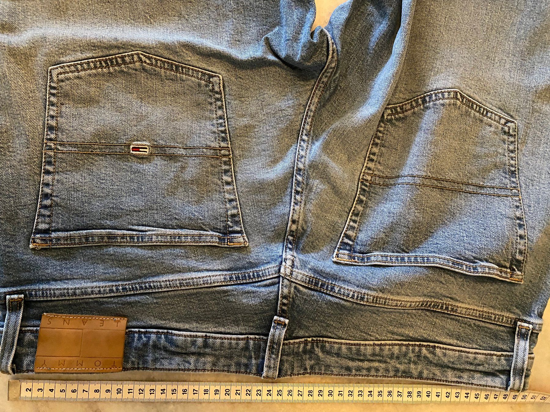 Tommy Hilfiger Jeans: Herren Tommy Hilfiger Jeans – Usato da Hinteregg venduto da Cadi1 2