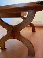 Bauern, Gasthoftisch mit Intarsien