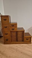 Vintage asiatische Treppenkommode (Massivholz)