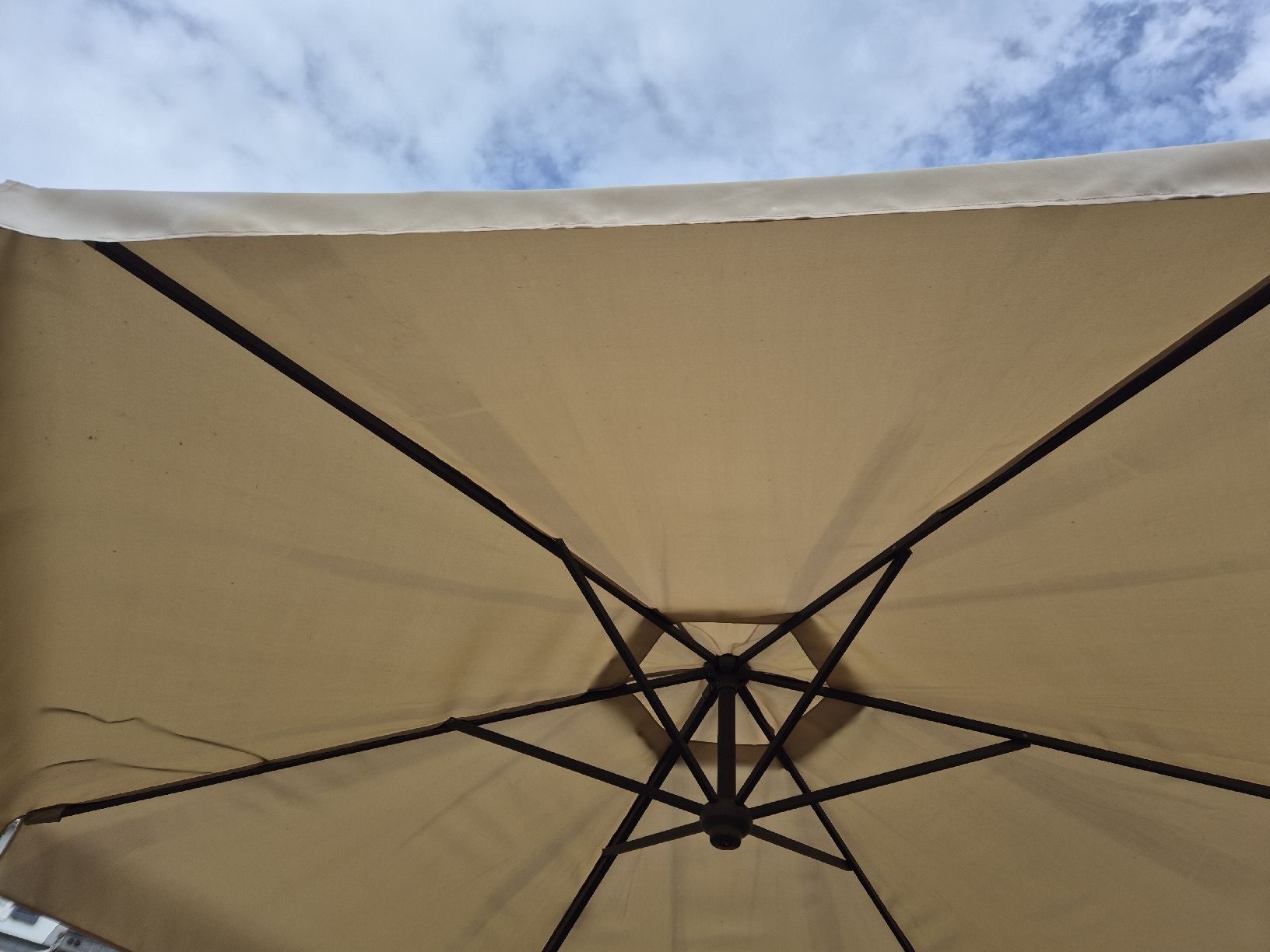 Sonnenschirme: Sonnenschirm gross,3 Meter Durchmesser,beige,FLY – Gebraucht aus Villmergen von MONCHHICHI