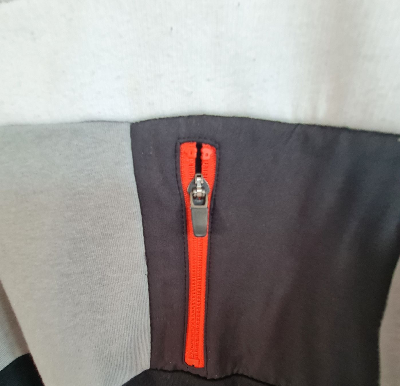 C&A Pullover & Sweatshirts: Sweatshirt Junge Gr. 146/152 – Gebraucht aus Beinwil Freiamt von tafa8 2