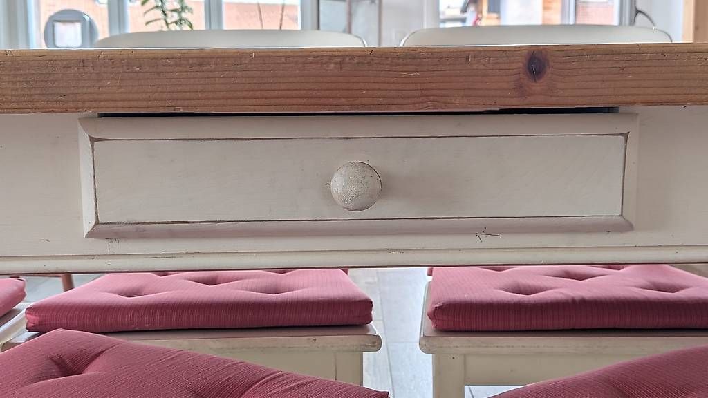 Tavoli: Esstisch mit 6 Stühle – Usato da Krattigen venduto da LionundMarisa 1
