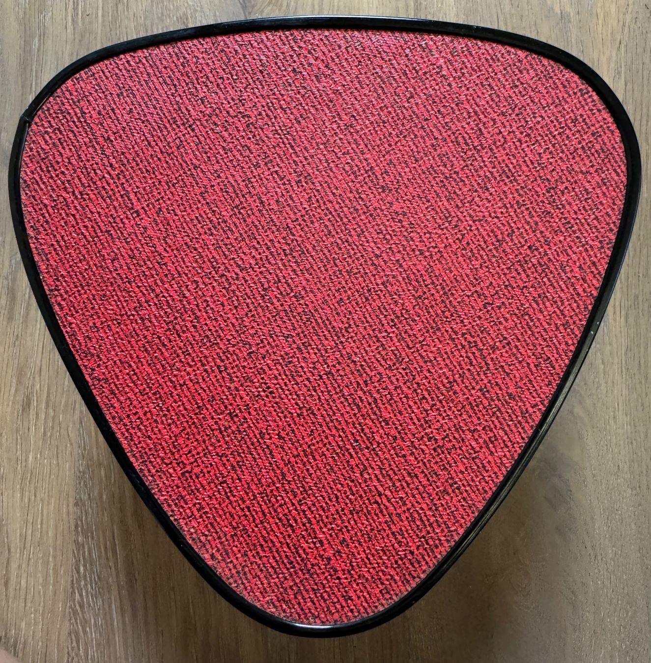Sgabelli: Alter Blumenhocker Pflanzenhocker 50er rot – Usato da Rothrist venduto da Luckywinner 5