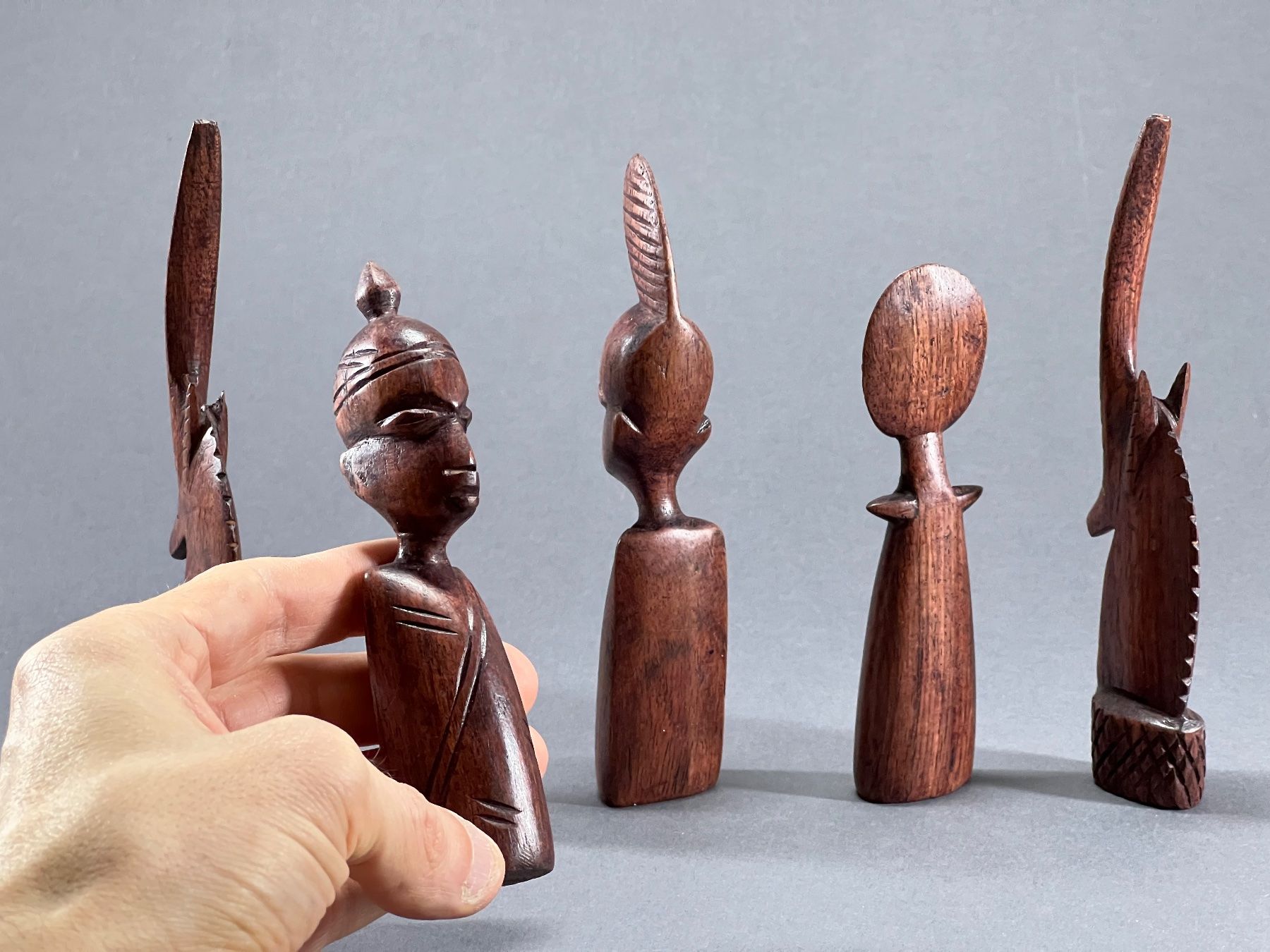 Alle Dekorationen: Afrikanische (Senegal) Holzfiguren-Set, Handarbeit, 10 Stück – Gebraucht aus Sennhof von Johnbest 7