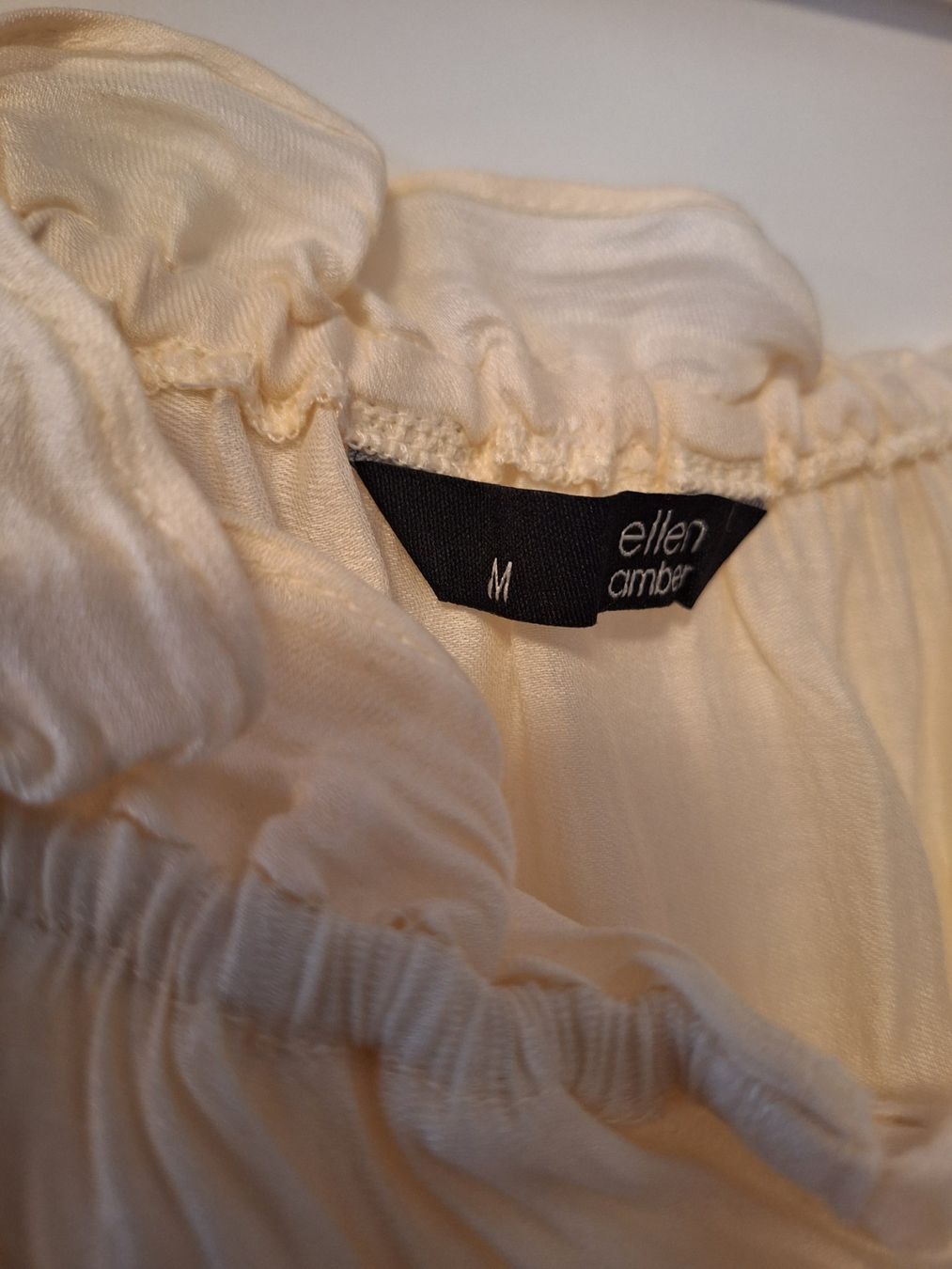 Tops: Sommerbluse Off-Shoulder, Grösse M, luftig-leicht! – Gebraucht aus Winterthur von mel_65g9 1