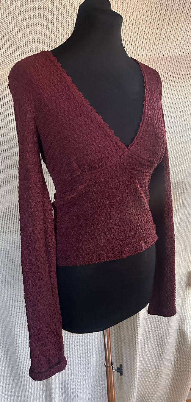 Pull&Bear Maglioni & Felpe: Neuer, dünner Pullover von Pull & Bear Gr. 36/38 – Nuovo (secondo la descrizione) da Muri AG venduto da Shoshana5 1
