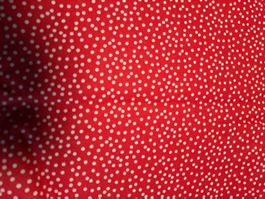Baumwollstoff rot mit weissen Tupfen