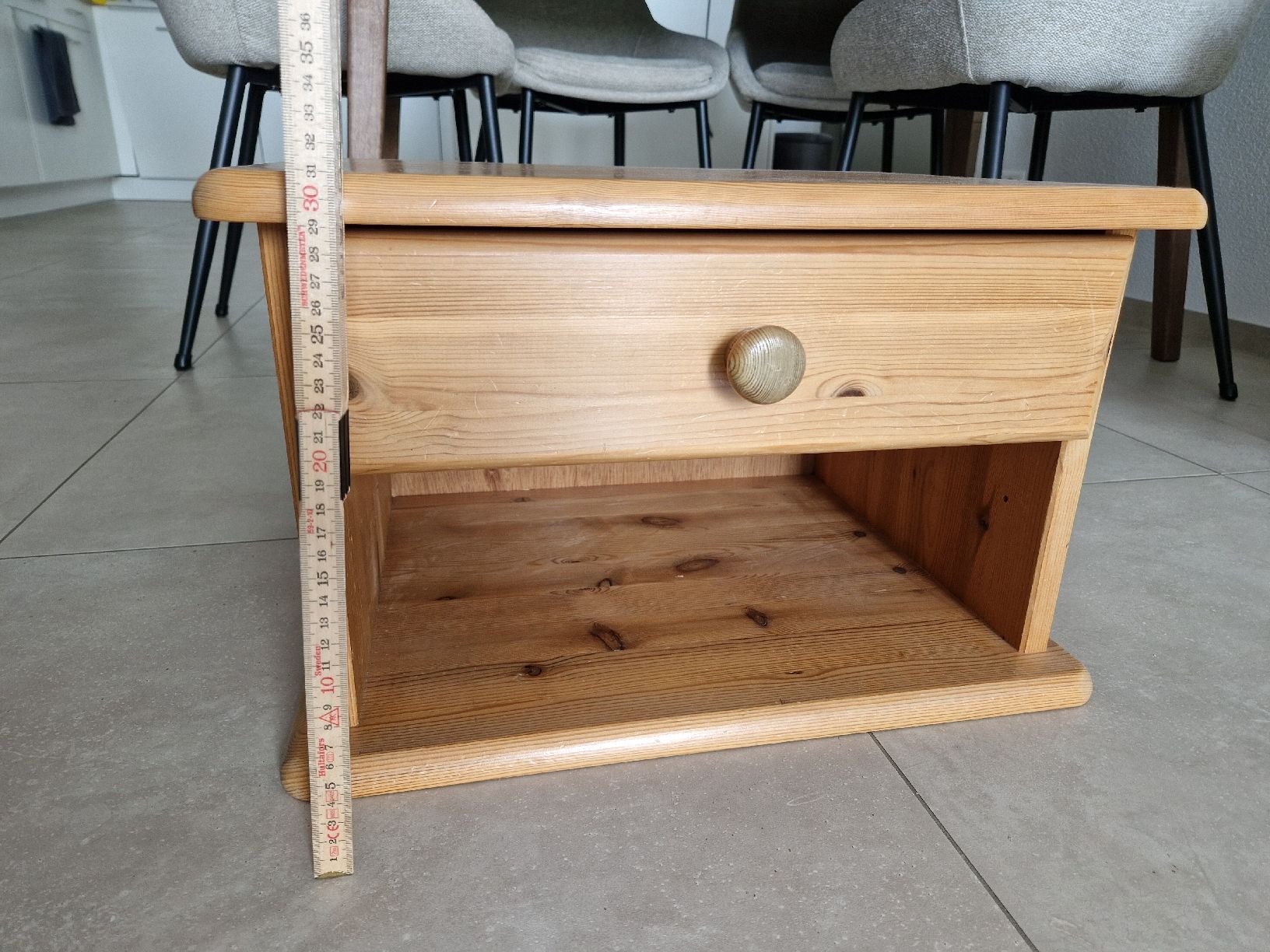 Comodini: Nachttisch Massivholz  – Usato da Rotkreuz venduto da lilly.9 2