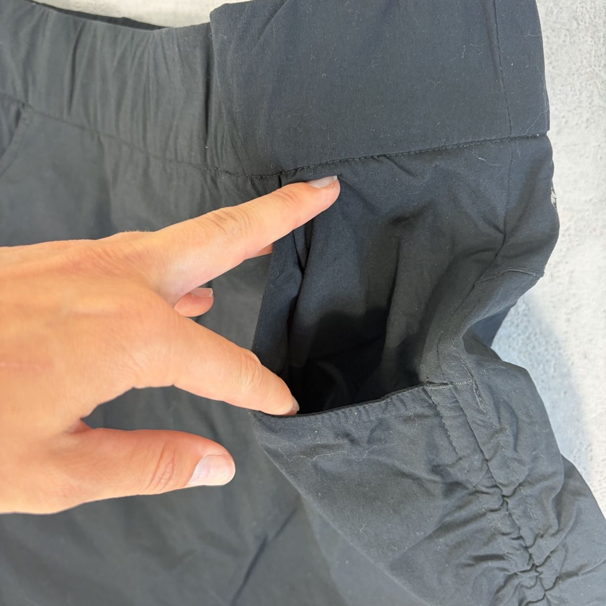 Columbia Jupes: Jupe Columbia noire - Taille M/M – Neuf (Voir description) à Neuchâtel par aliceguins 2