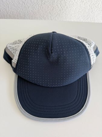 Casquette technique Millet bleu marine et blanche – Trail