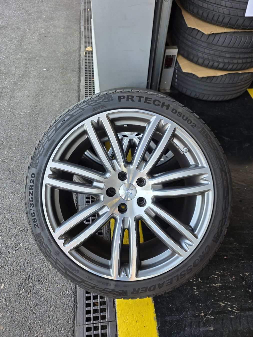 Maserati Cerchioni: Felgen Maserati mit sommer pneu – Usato da Unterentfelden venduto da dan_jt8w 2