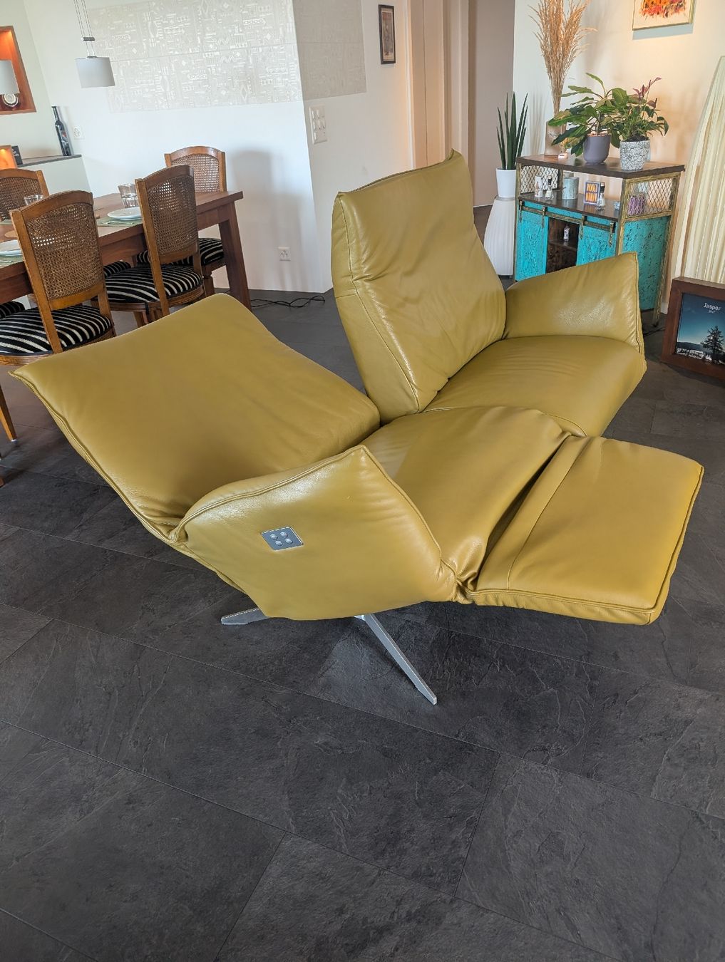Koinor Divani: Koinor Recliner Sofa - Leather, Lightly Used. – Usato da Arni AG venduto da jes_w9zw