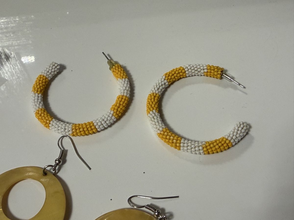 H&M Orecchini pendenti & Orecchini a lobo: Boucle oreille 5 x pièce! – Usato da Fribourg venduto da VSL-LUXE-BRAND 2