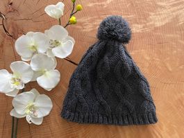 Graue Strickmütze mit Fleecefutter / Bonnet maille & polaire