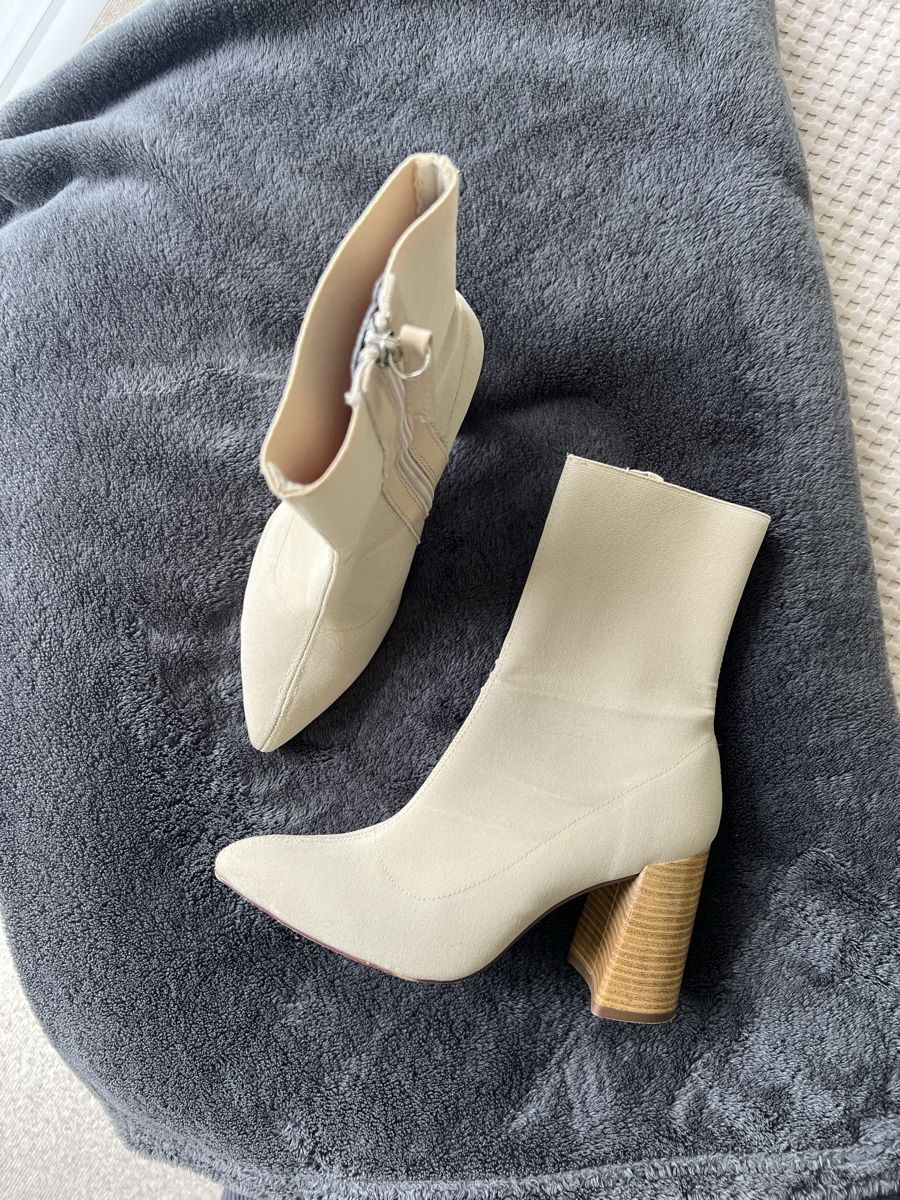Scarpe da donna: Stiefeletten beige Grösse 38 mit Blockabsatz – Usato da Zürich venduto da sop_xbd7 1