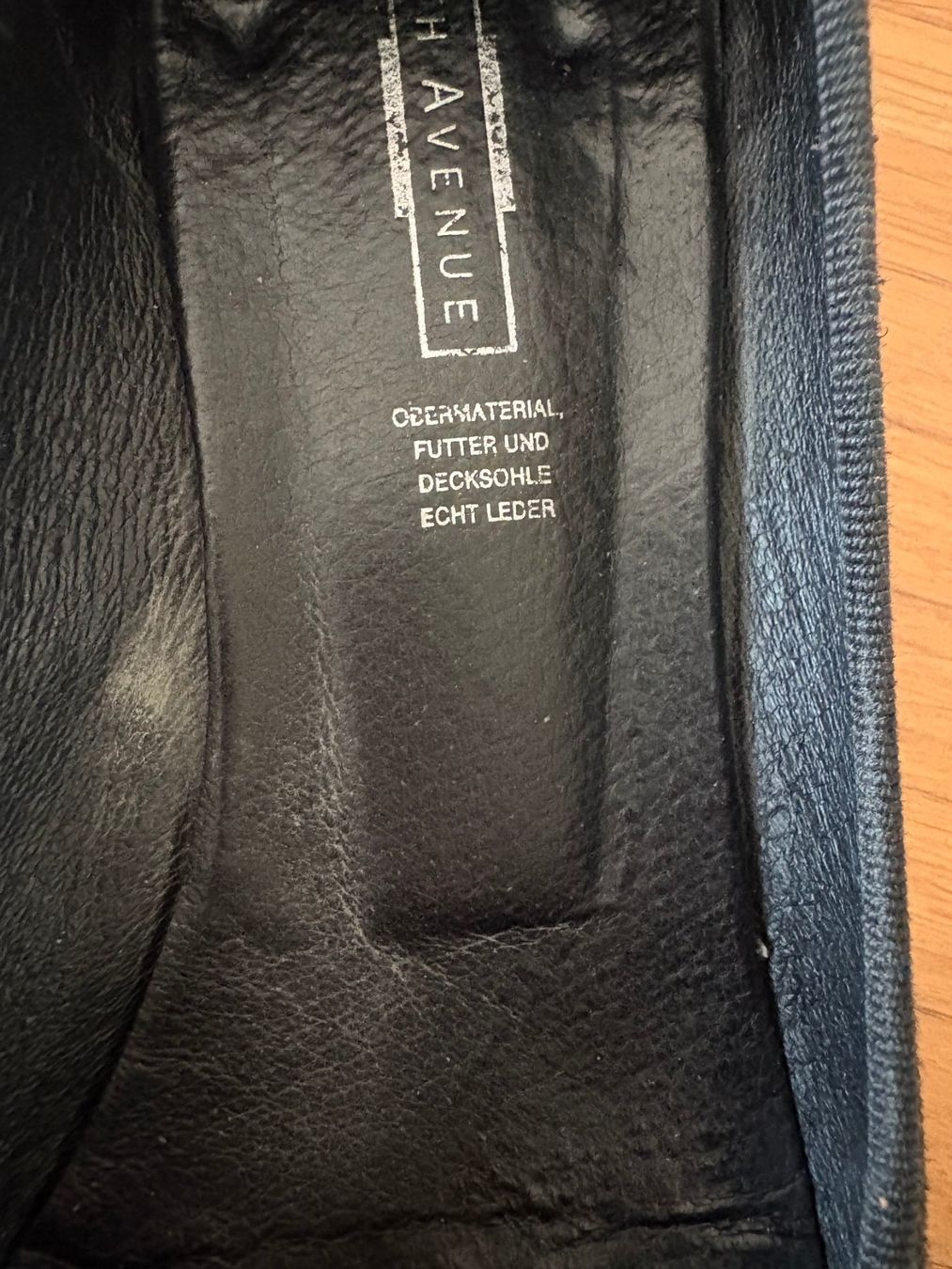 Scarpe da donna: Pumps in Schwarz, Gr. 36 - mit silbernem Absatz – Usato da Basel venduto da Nofretete39 5