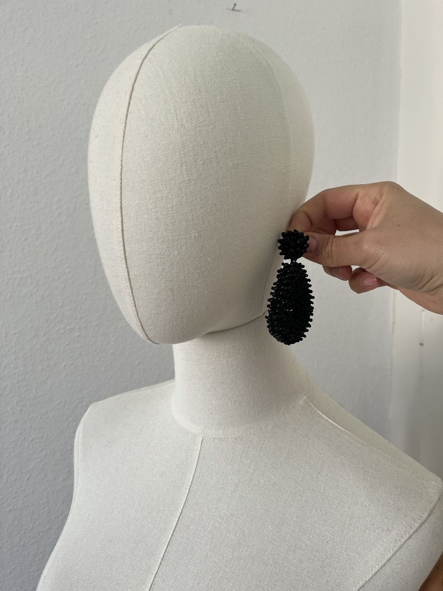 Orecchini pendenti & Orecchini a lobo: Chic Black Beaded Earrings - Statement Summer Jewellery! – Nuovo (secondo la descrizione) da Mies venduto da nic_yk5d 5