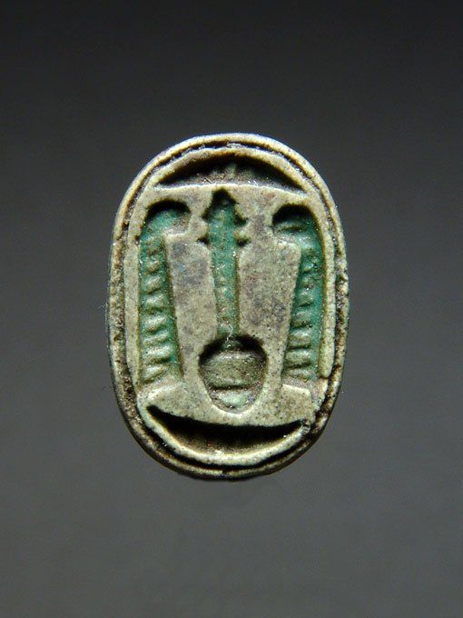 Minerali & Pietre curative: Ägyptischer Skarabäus mit Hieroglyphen – Usato da Stäfa venduto da deebeecee