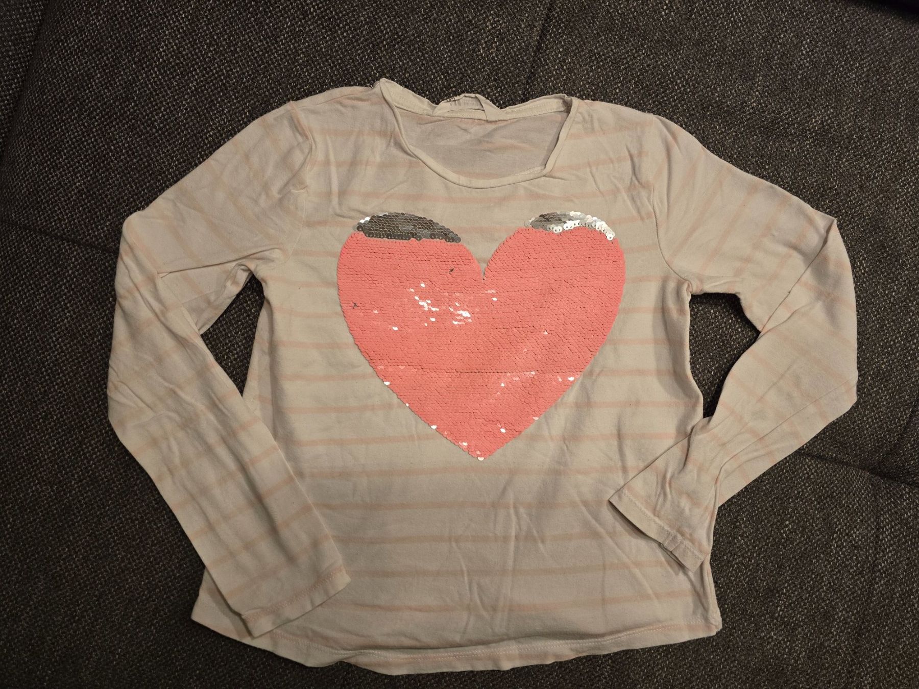 Pullover & Sweatshirts: Oberteil Gr. 122 / 128 – Gebraucht aus Büttikon AG von Amineah
