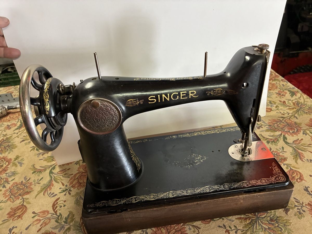 Singer Macchine da cucire: Singer soprammobile – Usato da Chiggiogna venduto da acavanna 1