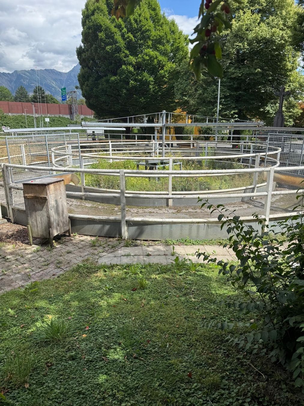 Tutte le macchine: Pferdeführanlage – Usato da Sargans venduto da aze_kf6w 1