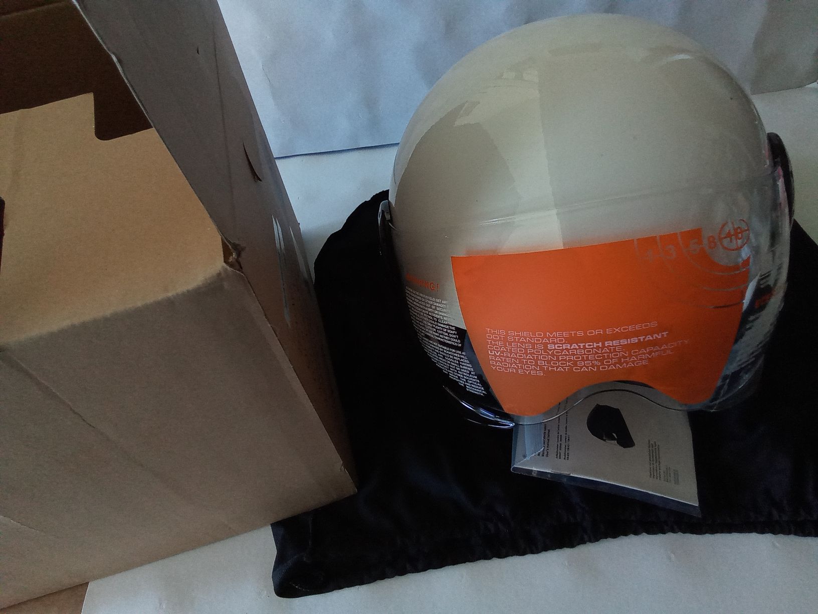 Caschi & visiere: weisser Integralhelm mit Visier, Grösse 59-60 neu – Nuovo e nell'imballaggio originale da Castione venduto da Markus_Winter_Ticino