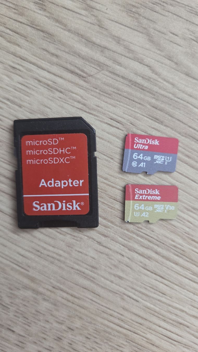 Sandisk Schede di memoria: Adaptateur SD SanDisk et 2 cartes micro SD 64gb – Usato da Bramois venduto da Djoule87