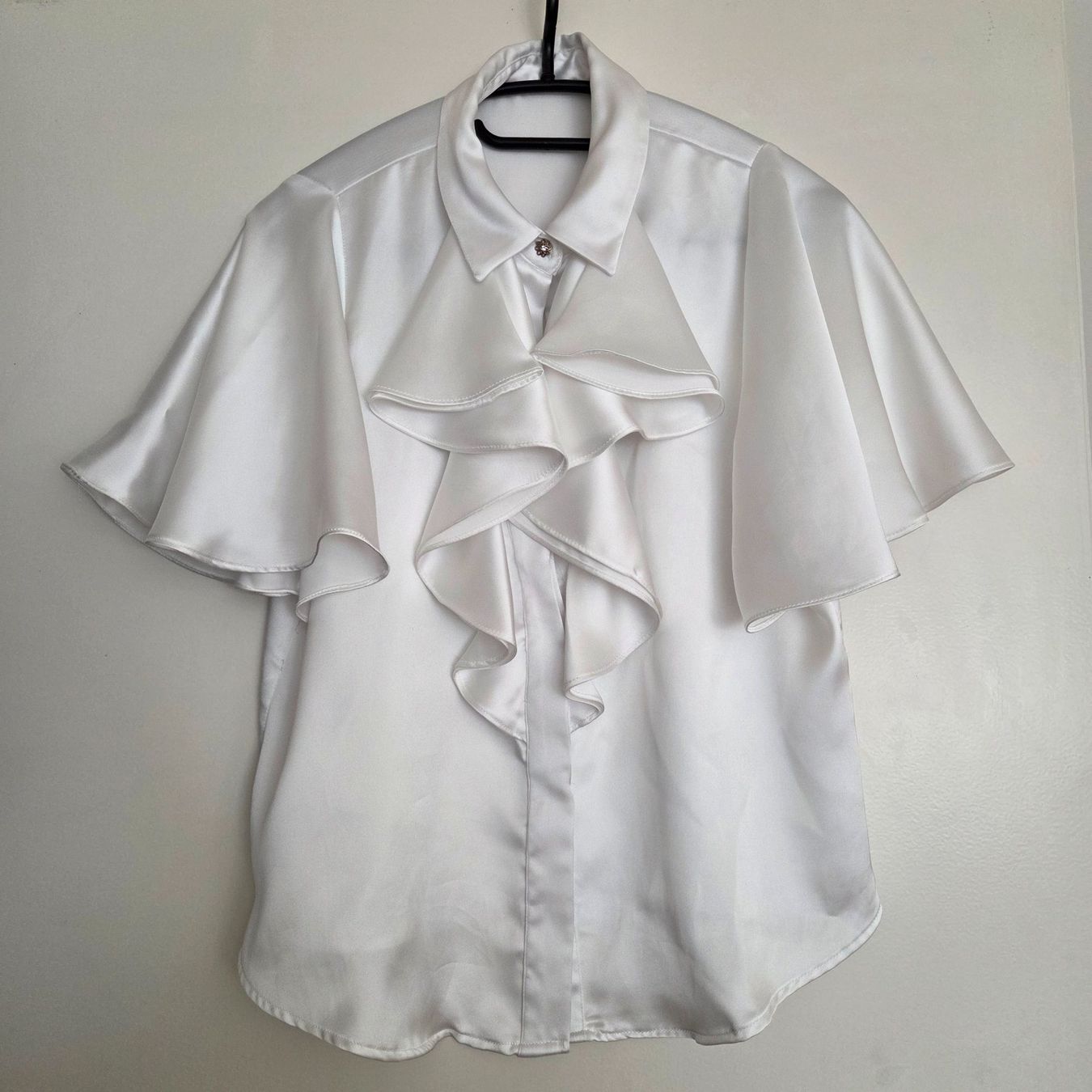 Zara Top: Top blanc Zara M – Usato da Onex venduto da AF.