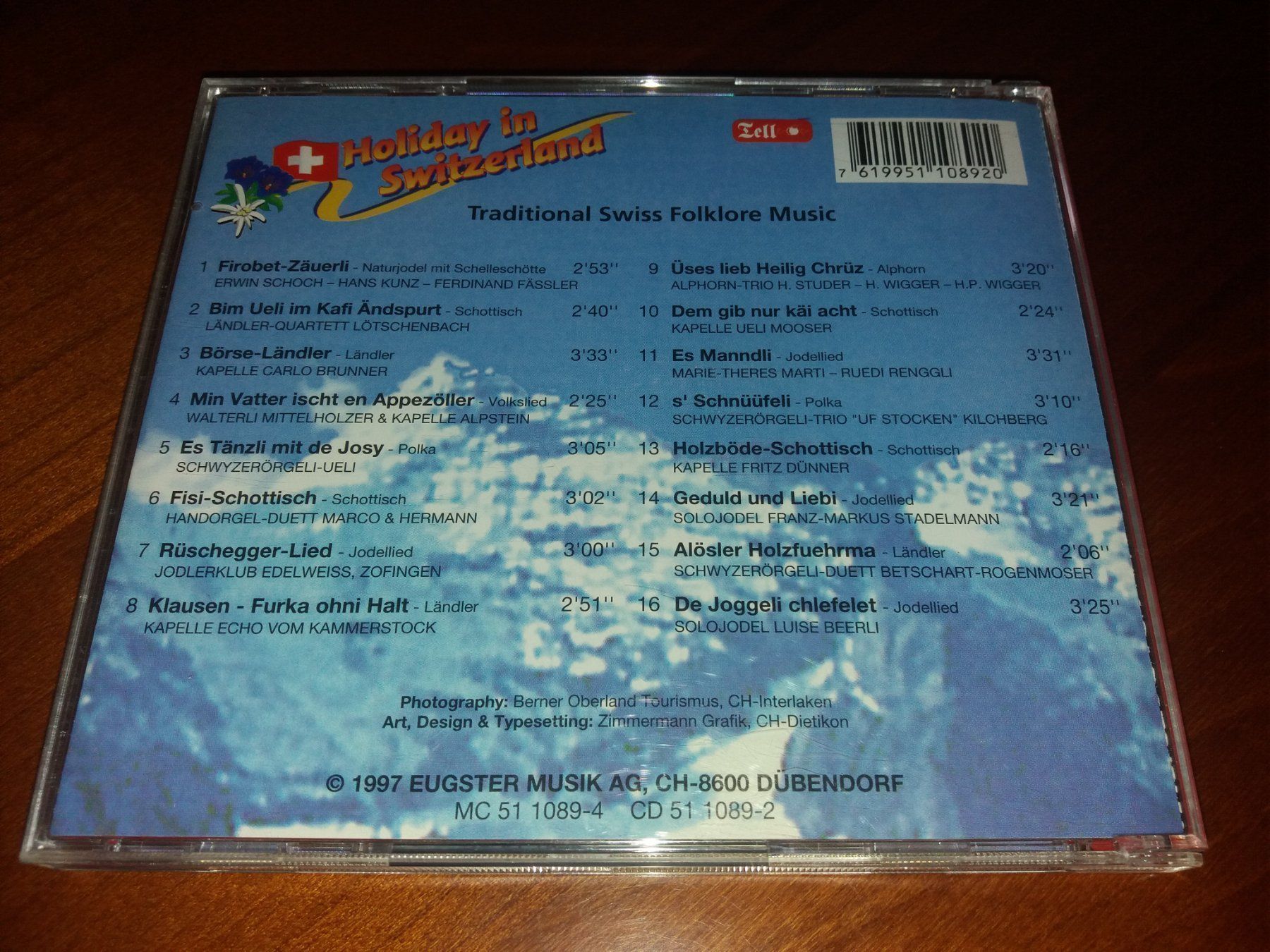CD: Holiday in Switzerland, D11 – Usato da Sessa venduto da discoverymedia 1