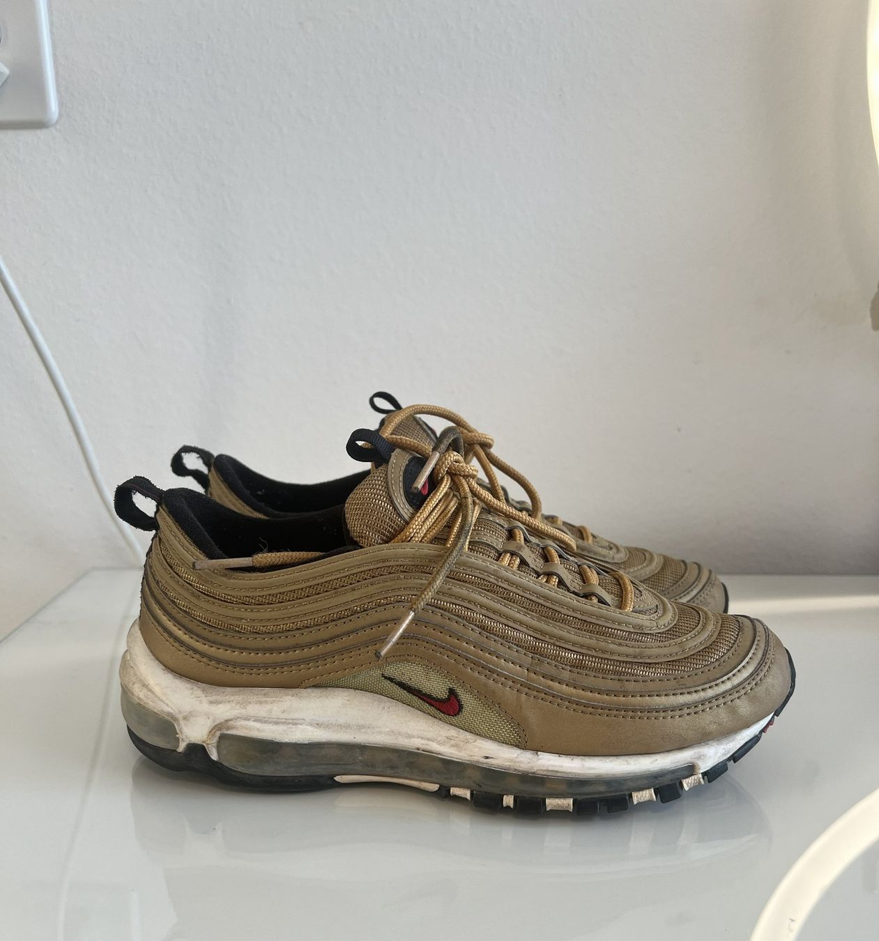 Nike Scarpe da uomo: Nike Air Max 97 OG Metallic Gold – Usato da Bülach venduto da deinmica