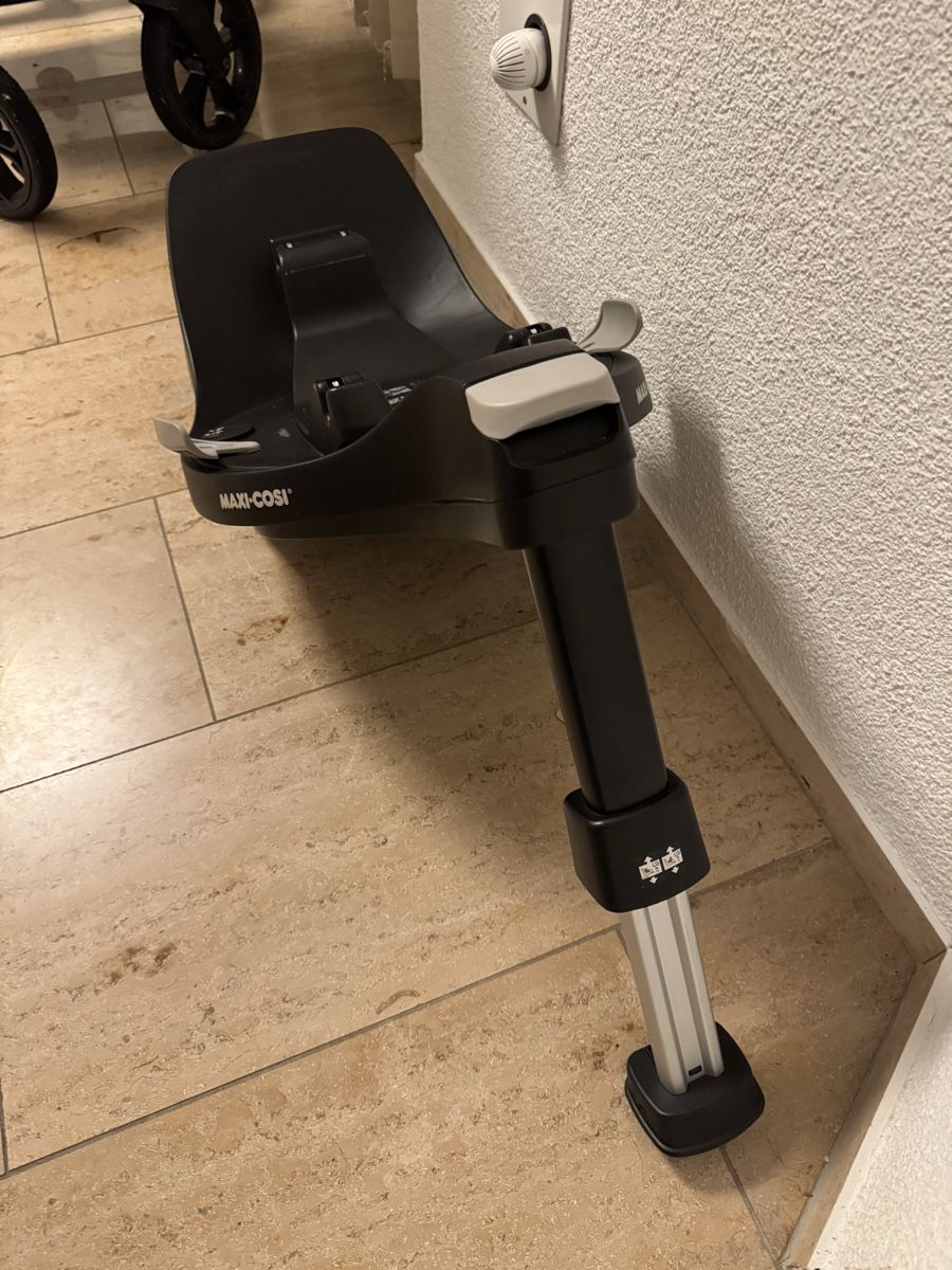 Maxi-Cosi Seggiolini per auto: Maxi Cosi Familyfix 360  – Usato da Sisseln AG venduto da Entertainer99 1