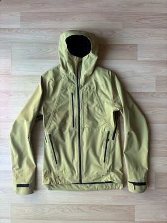Quechua MH900 lightweight rain jacket