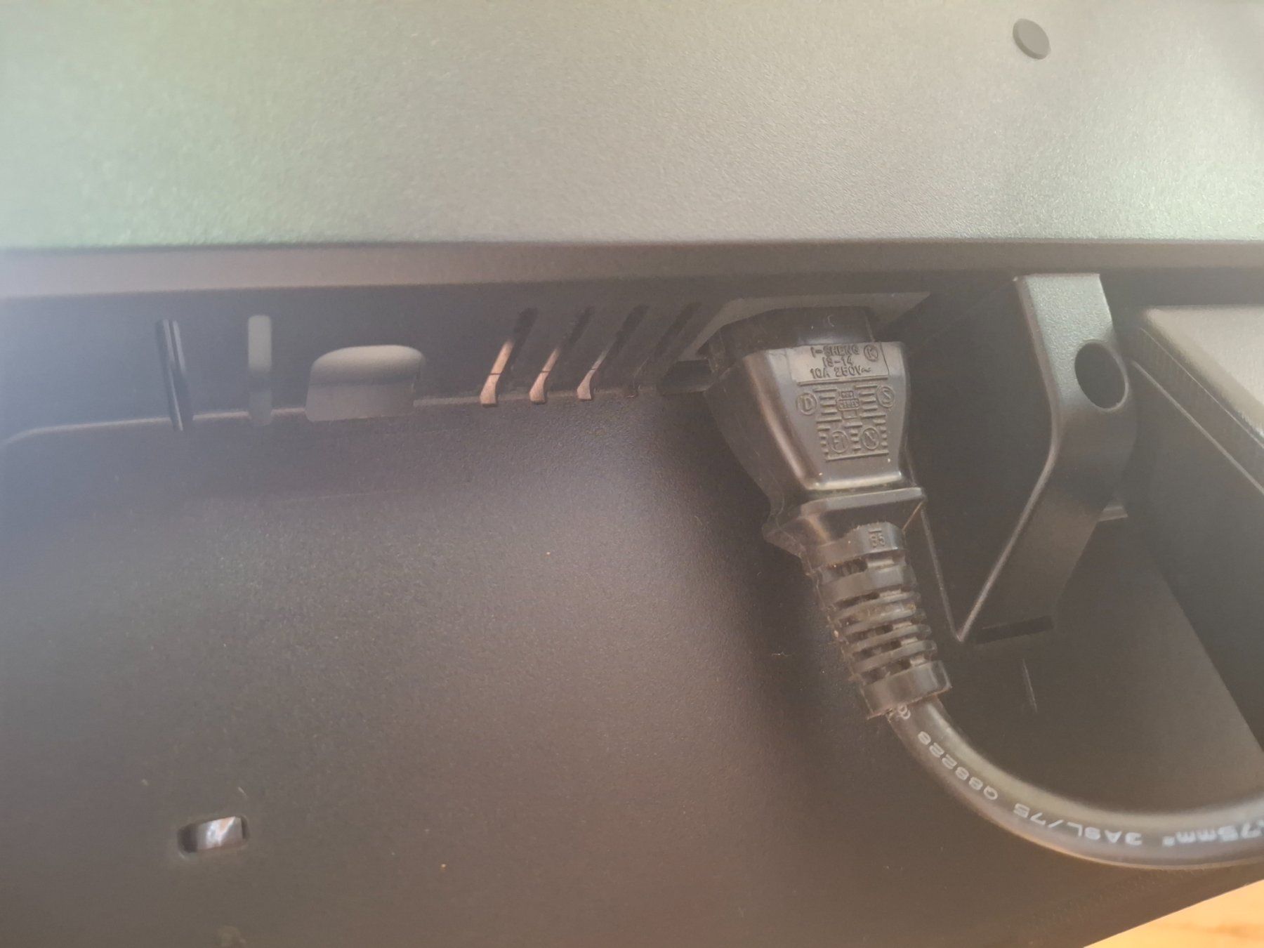Asus Monitor: ASUS Bildschirm 20 Zoll – Usato da Wohlenschwil venduto da Lexah 2