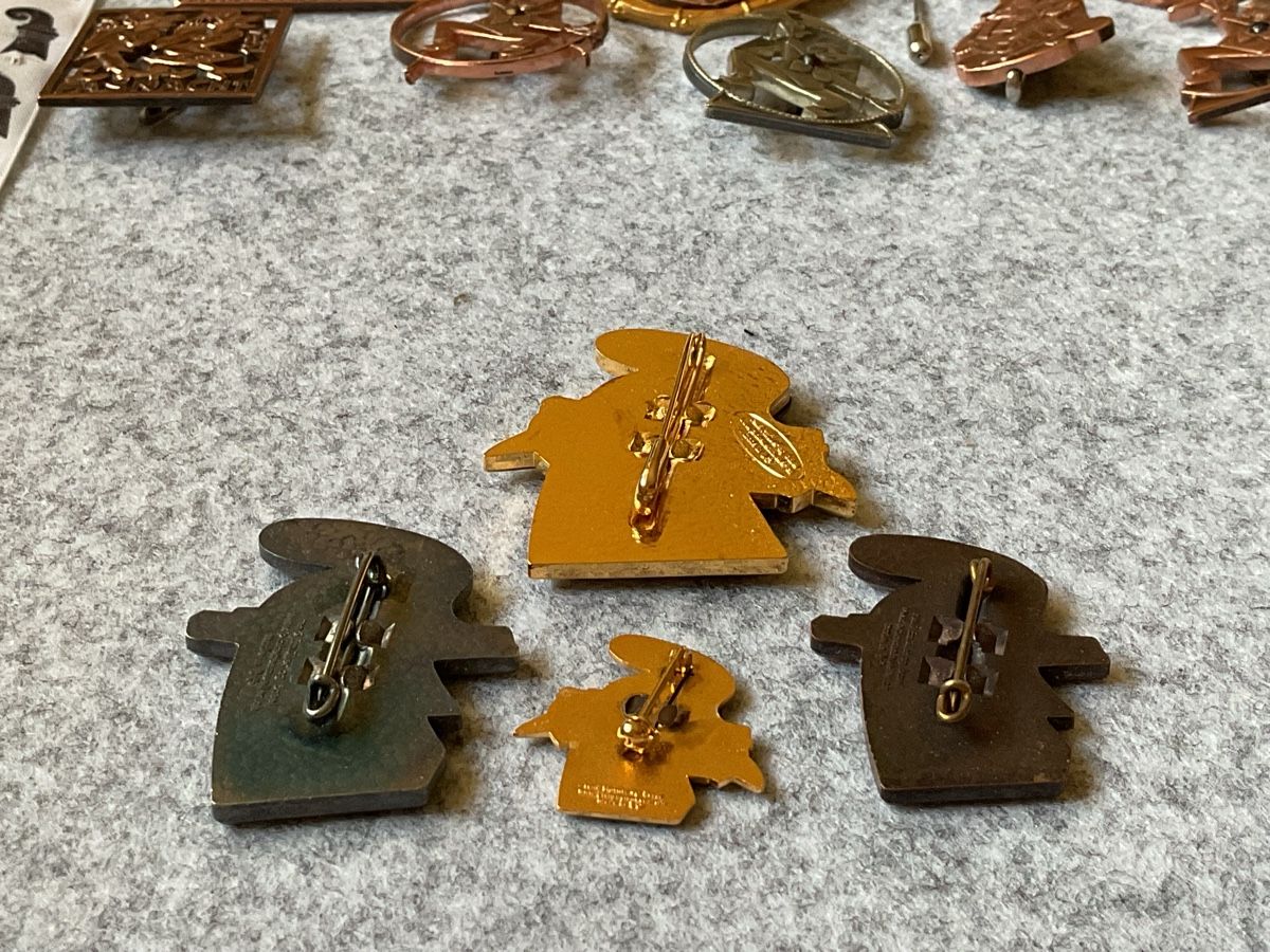 Basler Plaquettes & Badges: Basler Fasnachts Blaggedde – D'occasion à Schneisingen par Drehdreher 1