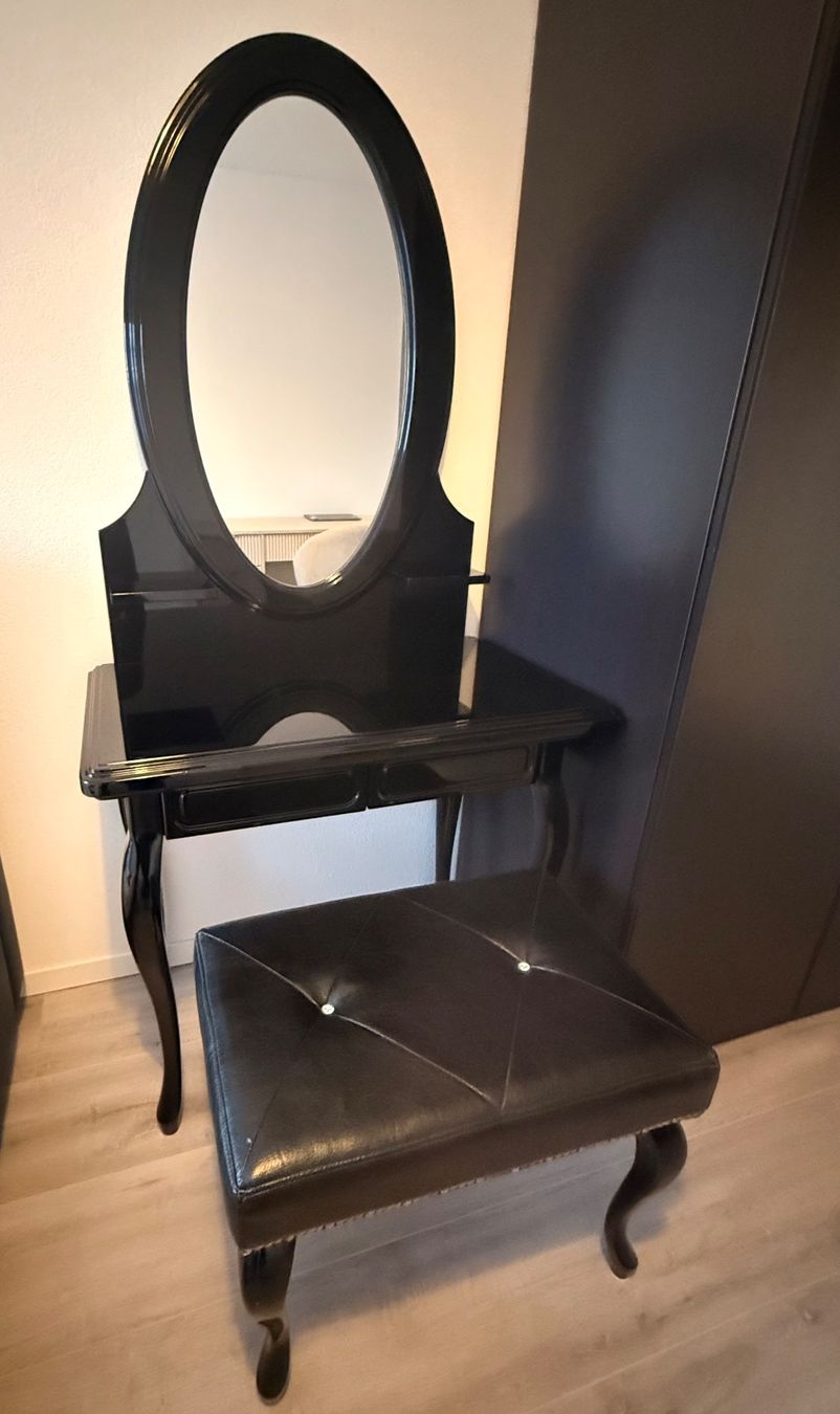 Tavoli da trucco: Charmante Coiffeuse avec Tabouret – Usato da Essertines-sur-Yverdon venduto da kat_bbr7 1