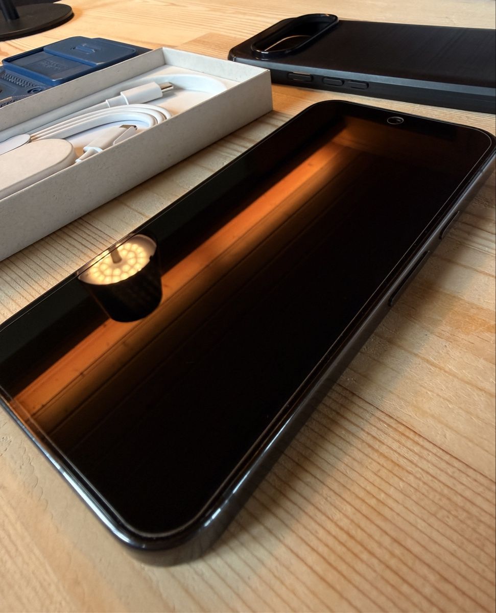 Google Telefoni cellulari / Smartphones: Google Pixel 10 Pro Obsidian mit 256Gb  – Usato da Oberwil i. S. venduto da PilotM 2