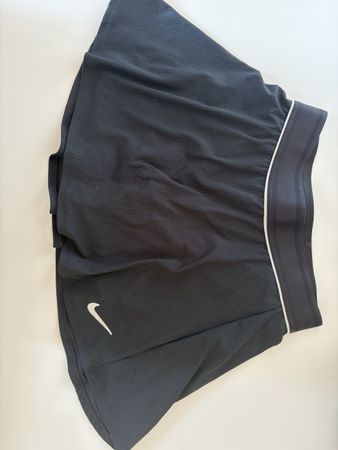 Tennisrock Nike schwarz Grösse XS guter Zustand